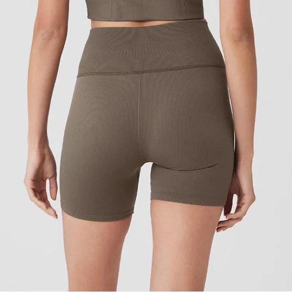 Alo Yoga Seamless Ribbed Favorite Short - 5” - Olive Tree - Size S - Picture 2 of 9